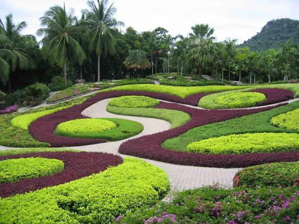 保潔公司草坪如何除雜草？